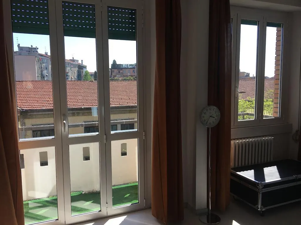 Apartment Suite In Town Milan